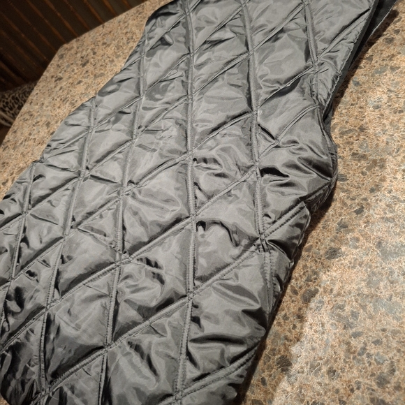 Woman's Black Puffer Vest - Picture 7 of 10